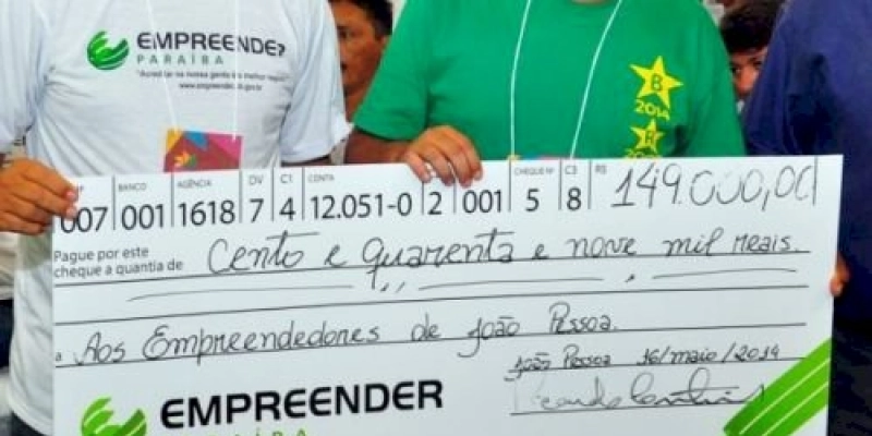 Programa Empreender PB assina 190 contratos em domicílio nesta semana