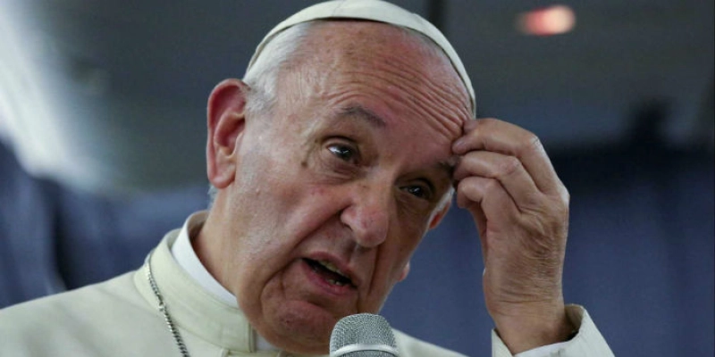 Papa se desculpa com vítimas de pedofilia no Chile