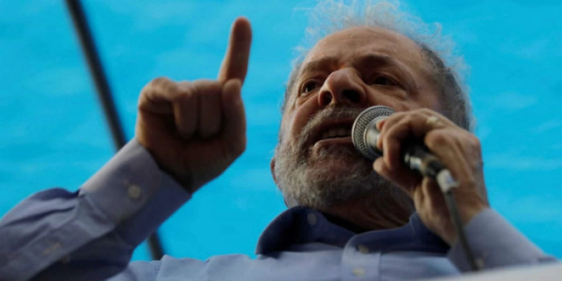Lula admite que pode ser preso e monta estratégia, diz colunista; Veja