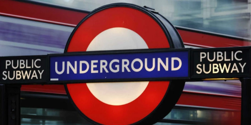 Três feridos em tiroteio perto de estação de metrô em Londres
