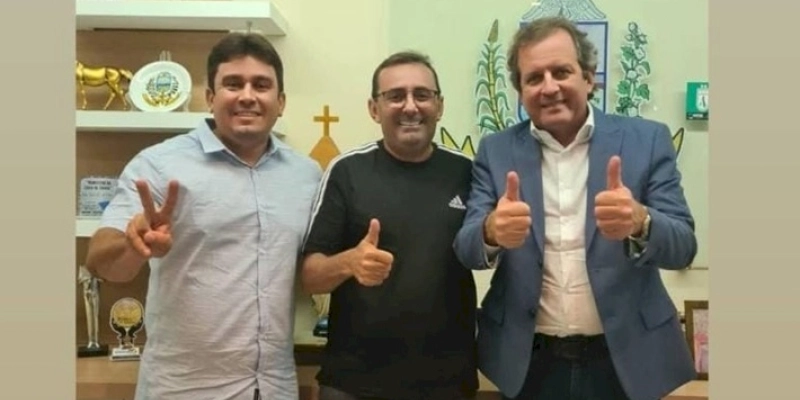 Helder Carvalho articula, e consegue retorno de Radamés a base do Prefeito Tyrone