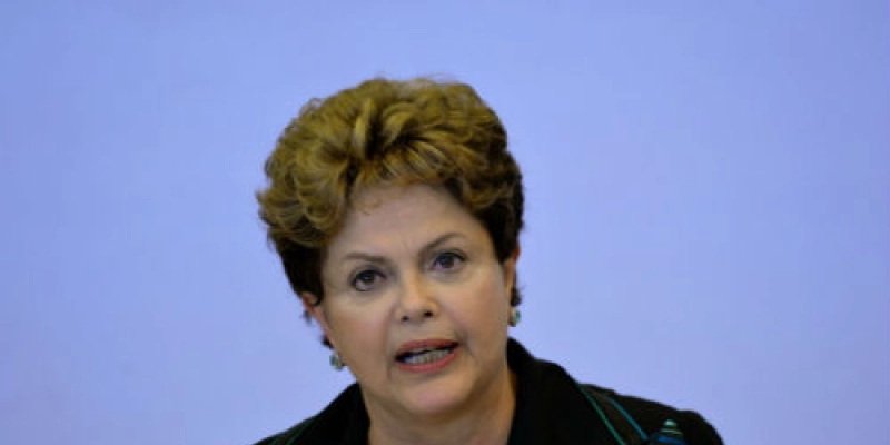 Dilma vota em Belo Horizonte e diz acreditar em uma virada de Haddad