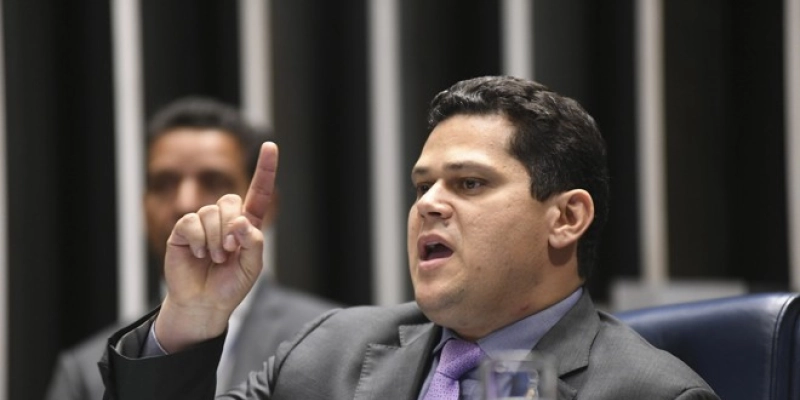 PL das fake news, que seria votado hoje no Senado, é retirado de pauta