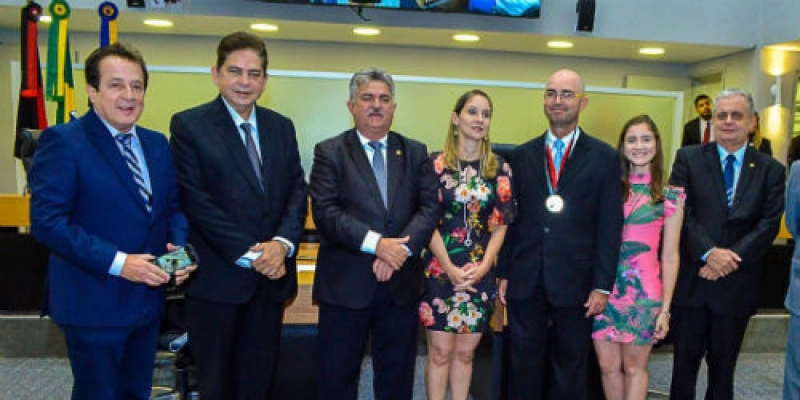Assembleia concede Medalha do Mérito Ronaldo Cunha Lima ao maestro João Gurgel
