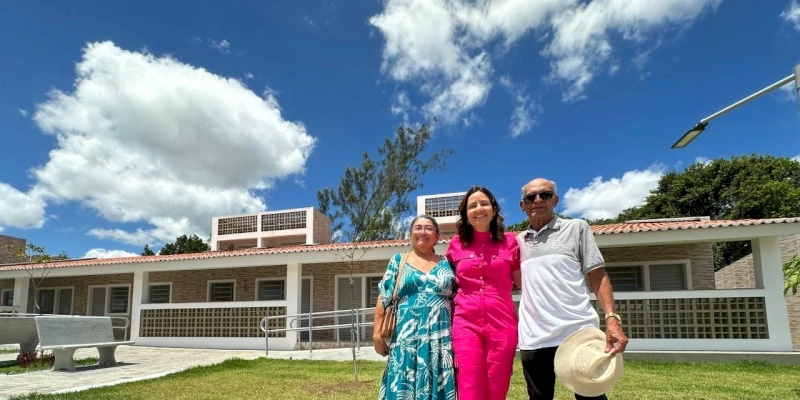 Pollyanna Dutra participa da entrega de nova unidade do Cidade Madura, em Bayeux