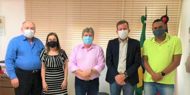 Durante encontro com Azevedo, João Estrela pede dessalinizador, adutora, para Lagoa dos Estrela e desassoreamento do Riacho da Picada