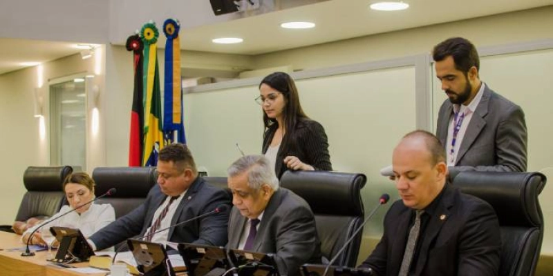 Comissão aprova projetos que beneficiam comunidade LGBT, portadores de TDAH e combate pedofilia
