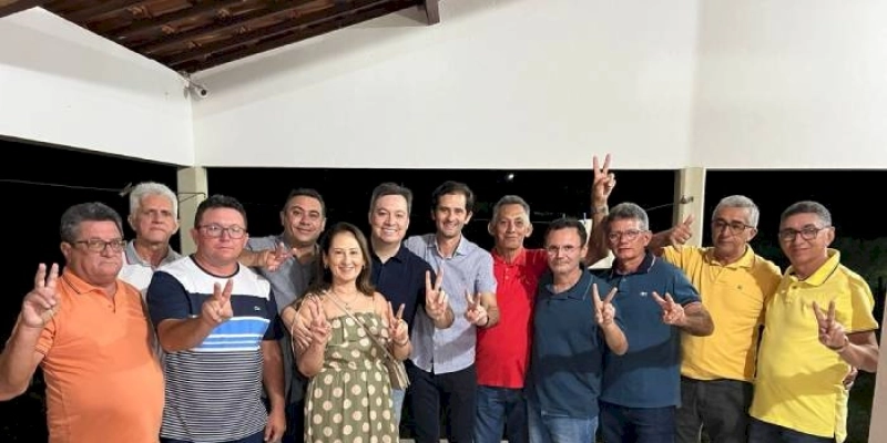 Júnior Araújo participa de aniversário do ex-prefeito de São Francisco, Bosco Filho