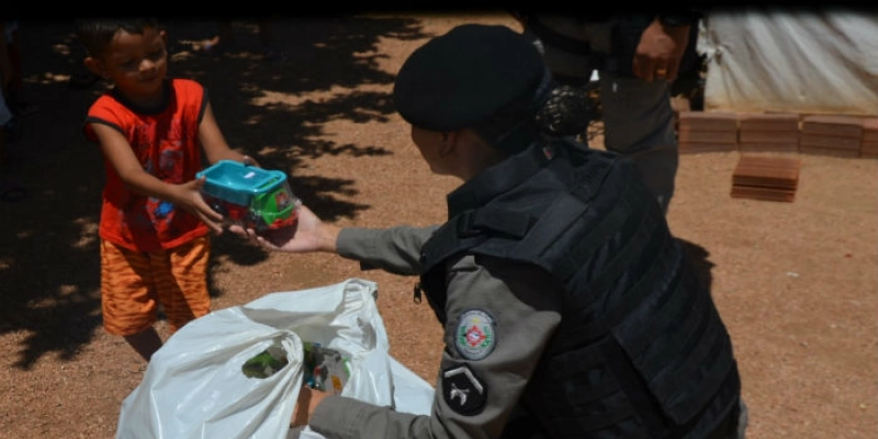14º Batalhão de Polícia Militar leva alegria a 400 crianças em Sousa