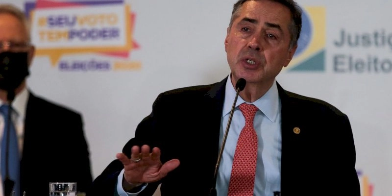 Presidente do TSE volta a defender regulamentação de redes sociais 