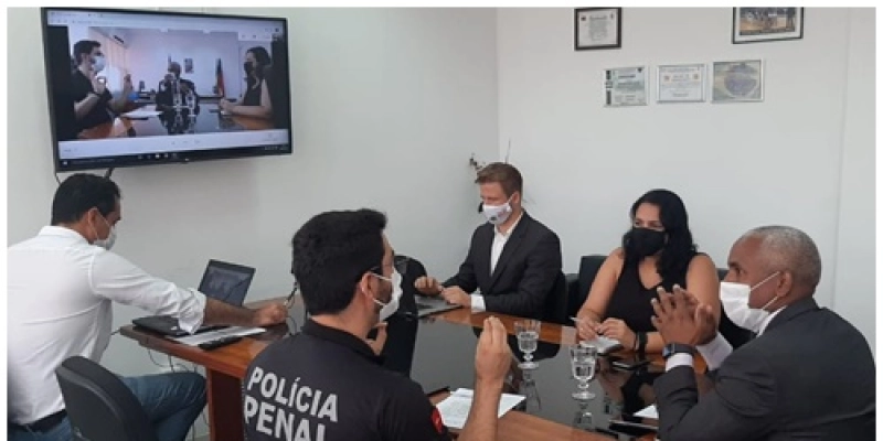 Governo discute parceria com Instituto Mundo Melhor para oferecer ensino à distância no sistema penitenciário