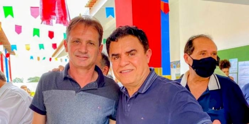 Wilson Santiago parabeniza prefeito Carlinhos de Tião por conquista do XI Prêmio Sebrae Prefeito Empreendedor