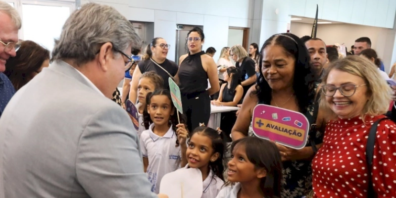 Em solenidade de um ano do ‘Alfabetiza Mais Paraíba’, governador premia escolas que atingiram metas de alfabetização na idade certa