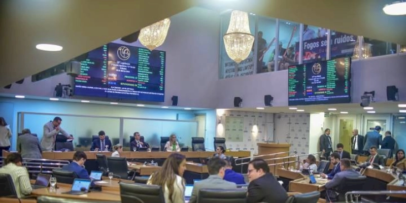 ALPB aprova projeto que proíbe fogos de artifício com estampido na Paraíba