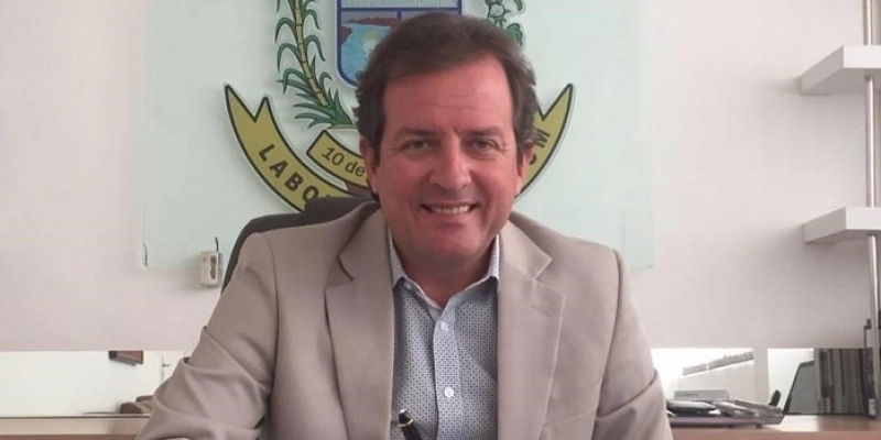 Prefeito Fábio Tyrone assina contrato com a CPCon, empresa responsável pelo Concurso da Prefeitura de Sousa
