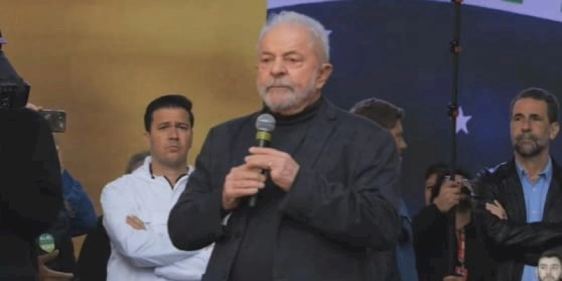 Pressão de Lira leva a integrantes do PT ameaçarem abandonar a PEC do Lula 