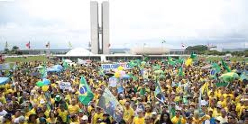 Atos em apoio ao governo ocorreram em diversas cidades do país neste domingo