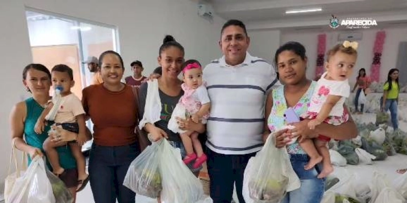 Prefeito João Neto realiza a entrega de Cestas de Alimentos do Jejum da Semana Santa, em Aparecida