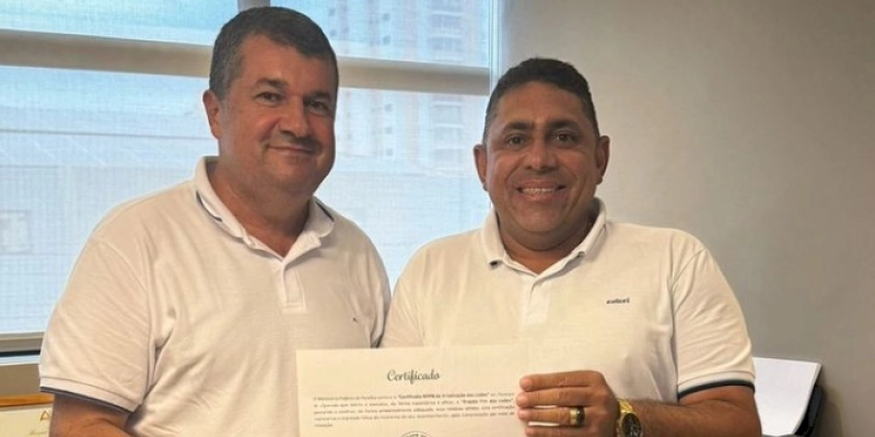 João Neto recebe do Ministério Público da Paraíba certificado de erradicação dos lixões do município de Aparecida 