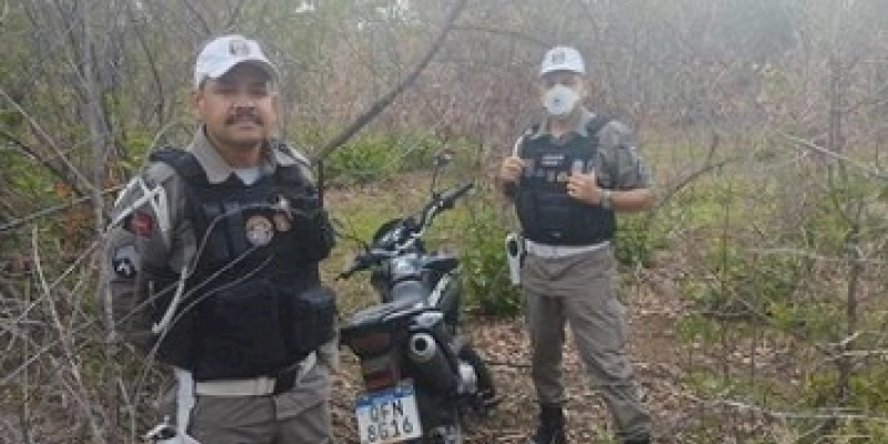 Motocicleta com restrição de roubo/furto é recuperada pela polícia militar, em Sousa