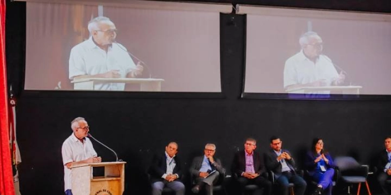 Prefeito apresenta experiências da Prefeitura que fizeram João Pessoa reduzir de 110 para 26 pontos de alagamento
