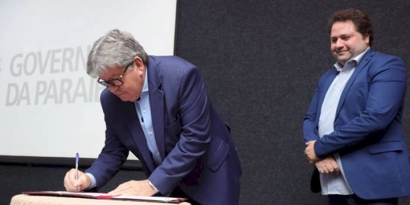 João Azevêdo autoriza medidas econômicas para beneficiar setor produtivo e assina protocolos de intenções para instalação de novos empreendimentos na Paraíba
