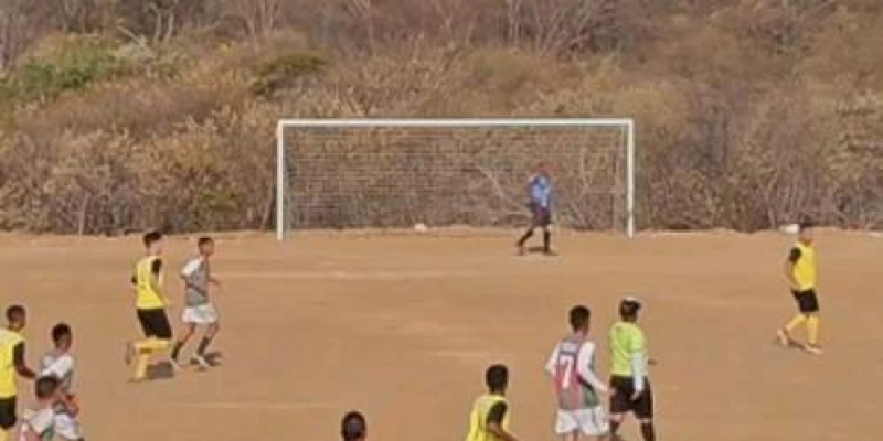 Prefeito João Neto prestigia o torneio de inauguração do Campo de Futebol da comunidade de Extrema