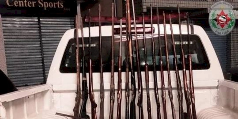 Polícia Militar apreende arsenal no Sertão da Paraíba; uma pessoa foi presa