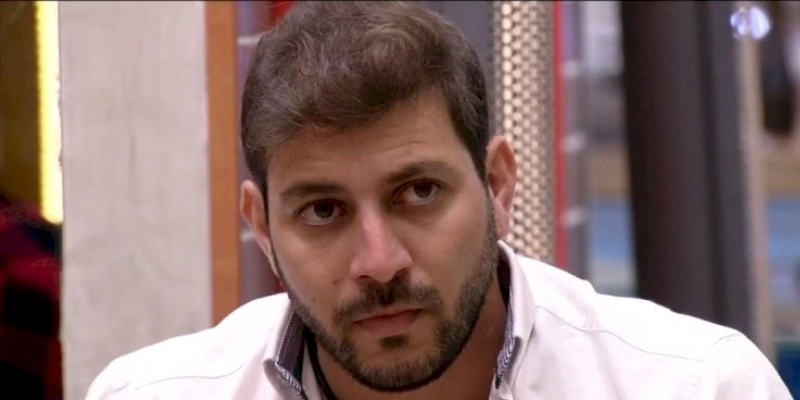 Caio é o décimo primeiro eliminado no paredão do ‘BBB21’, com 70,22% dos votos