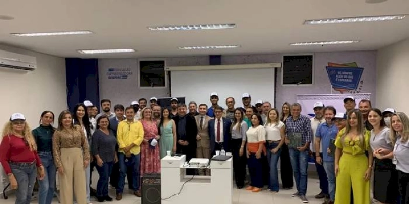 Corretores de Patos e Região conhecem melhor a profissão por meio do presidente do Cofeci