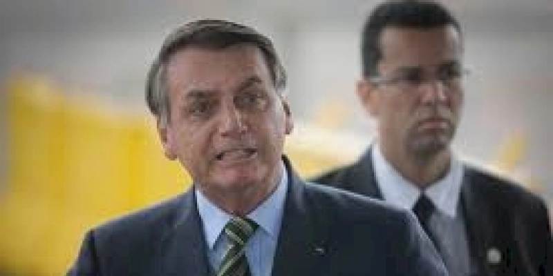 Relator vota pela inelegibilidade do ex-presidente Jair Bolsonaro