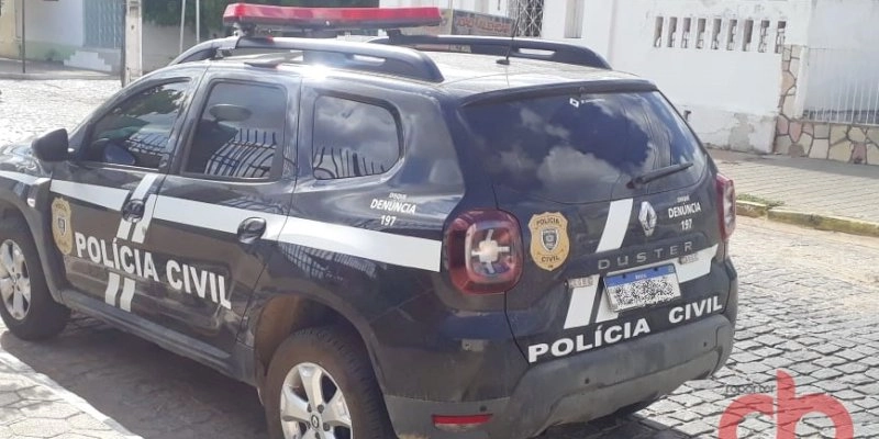 Mulher que comprou quase R$ 5 mil de carnes e vinhos aplicando golpes, é presa pela Polícia Civil 