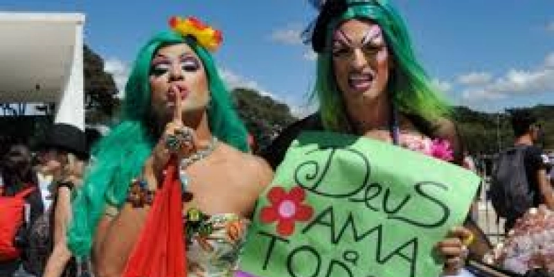 Mudança de sexo poderá ser feita a partir de 18 anos no Brasil