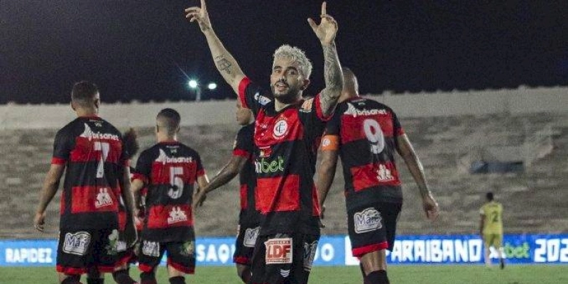 Dione fica no Campinense até o fim do ano que vem