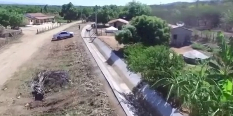 Prefeito Tyrone comemora revitalização de canais do Perímetro Irrigado de São Gonçalo