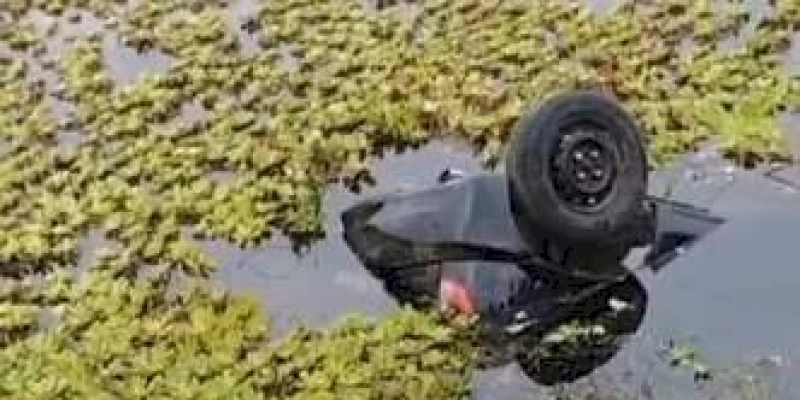 Duas pessoas morrem após saírem de festa e carro cair dentro de açude, na Paraíba