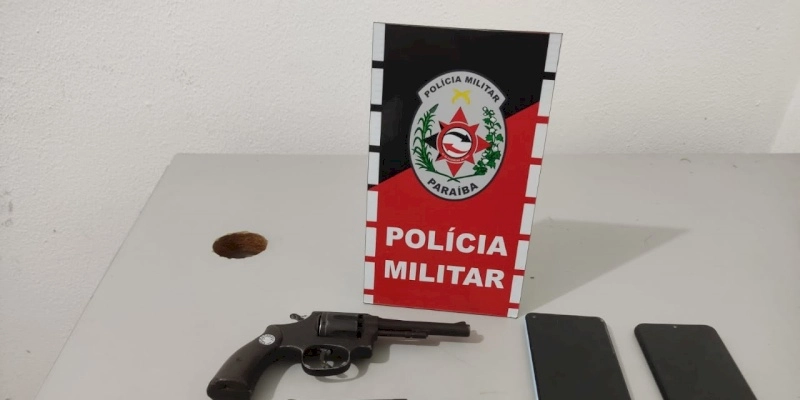 Polícia Militar apreende armas de fogo e recupera moto roubada na Paraíba