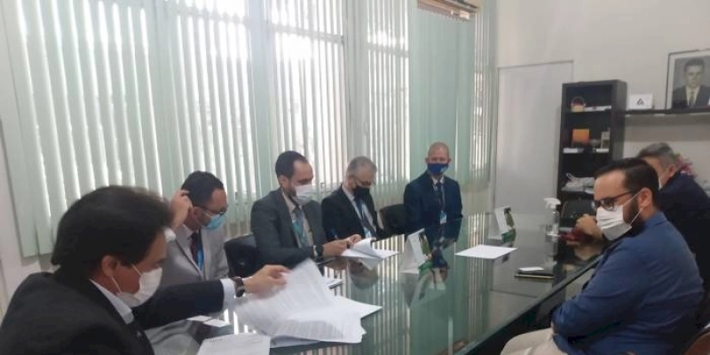 Governo e CEF firmam convênio para atender produtor com crédito rural