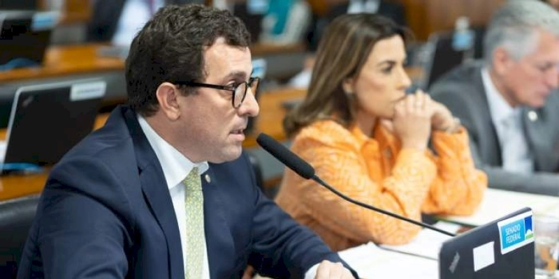 Com parecer de Gervásio, Comissão aprova direito de empregados públicos obterem transferência para acompanhar companheiros