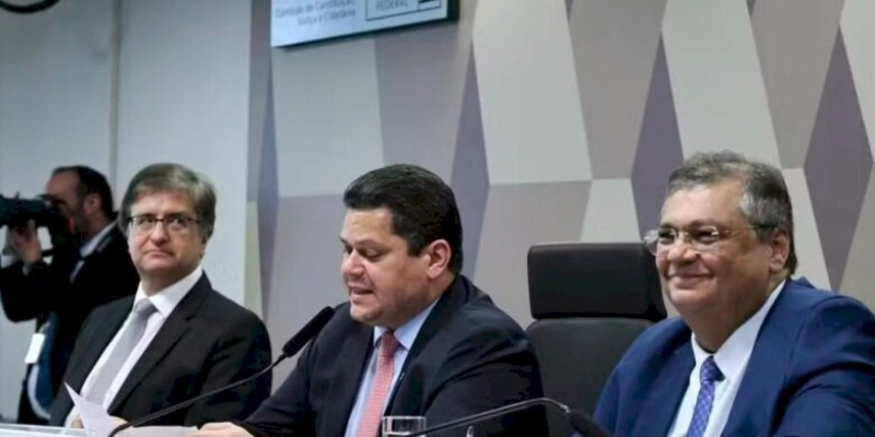 Dino recebeu 17 votos a favor, Gonet, 23 votos, após sabatina na CCJ do Senado 