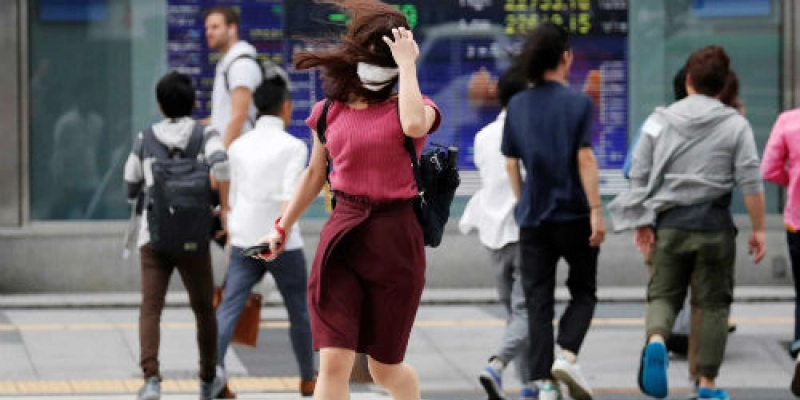 Japão enfrenta o tufão mais forte em 25 anos; veja fotos