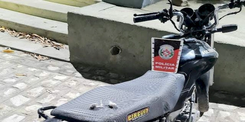 Jovens são presos pela ROTAM por porte de entorpecentes no Centro de Cajazeiras