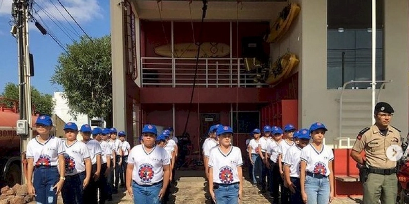 Projeto Patrulha Mirim Solidária realiza visita ao 6º Batalhão de Bombeiros Militar, em Sousa