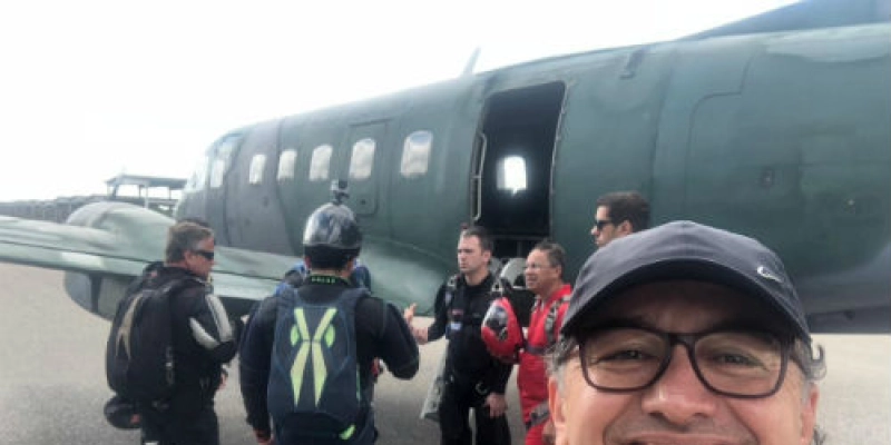Sousense participa de treinamento de paraquedismo na Base Aérea Brasileira 