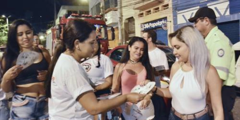 Semob-JP realiza campanha de conscientização no trânsito durante Folia de Rua