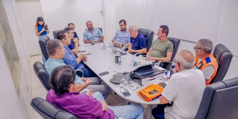 Cícero Lucena reúne secretários para balanço e encaminhamentos para minimizar efeito das chuvas