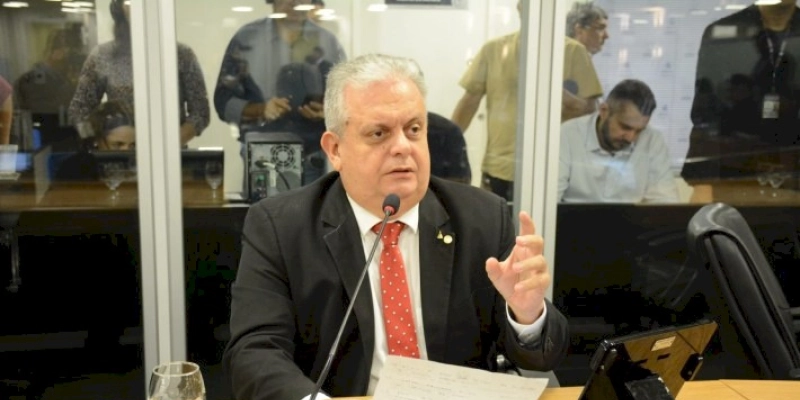 Deputado Bosco vota contra aumento da alíquota do ICMS e critica a elevação de impostos