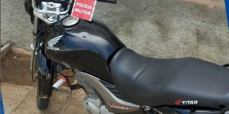 Moto furtada é recuperada pela Polícia Militar, na cidade de Malta