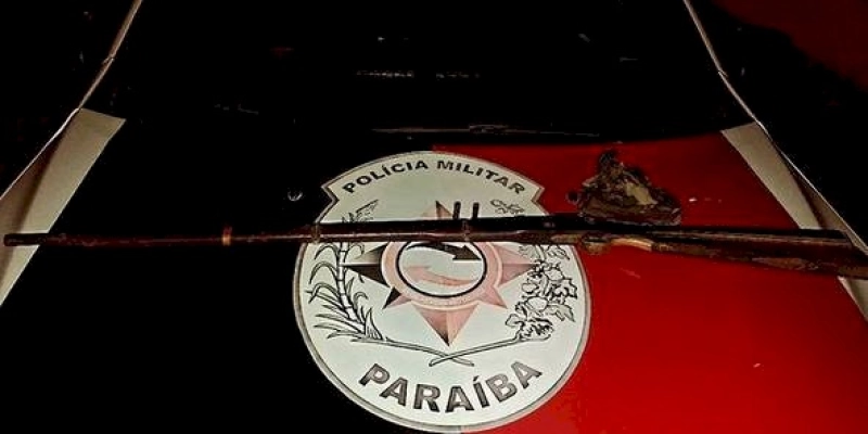 Polícia Militar prende homem em flagrante por violência doméstica e posse irregular de arma de fogo