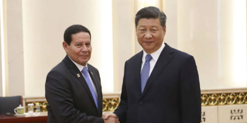 Na China, Mourão preside a 5ª reunião da Cosban